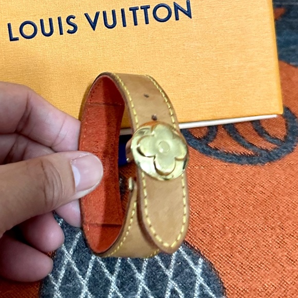 LOUIS VUITTON❤️🌟 IMPREINTE BROWN VACHETA LEATHER BRACELET⭐️ - Picture 7 of 9